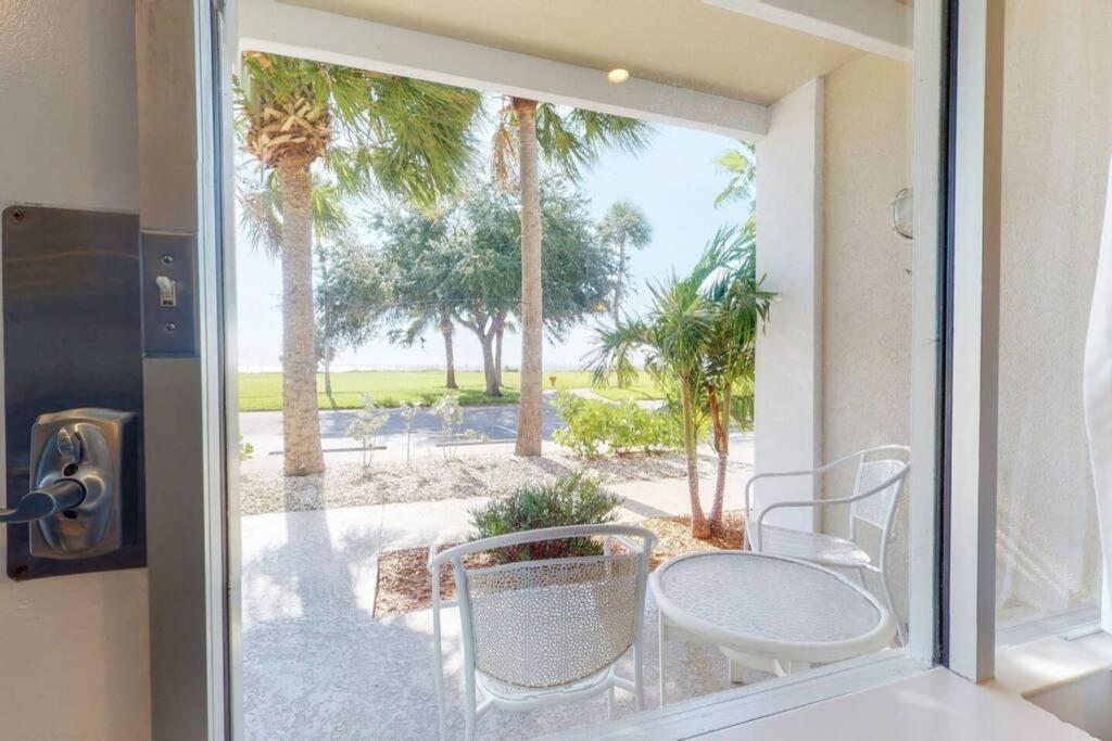 Sea Spray, Studio 114, Beach Steps Away! Pool+Wifi Ruskin Exteriör bild